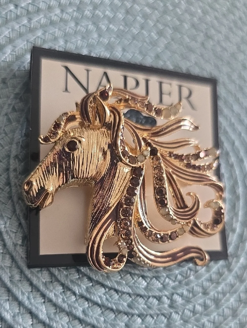 NAPIER BRAND BEAUTIFUL GOLDTONE HORSE FASHION JEWELRY PIN BROOCH